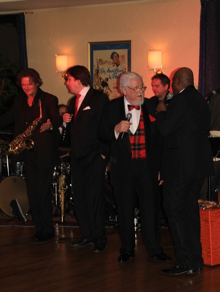Weihnachtsball   065.jpg